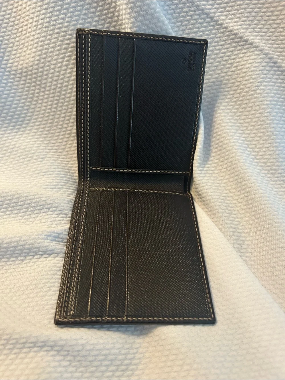 BRAND NEW Gucci Bi-Fold Wallet